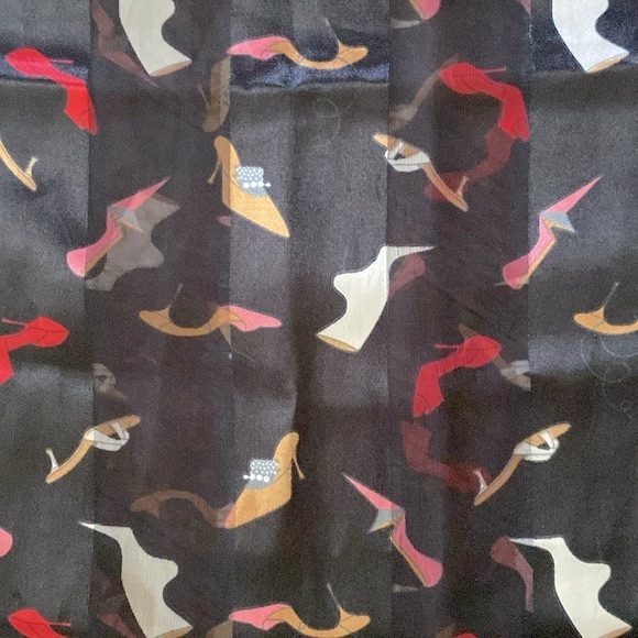 Satin striped lightweight shoe 👠 design fashion scarf, black multi shoe style - Picture 13 of 14